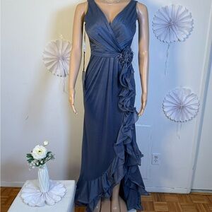Elegant Blue Sleeveless Dress